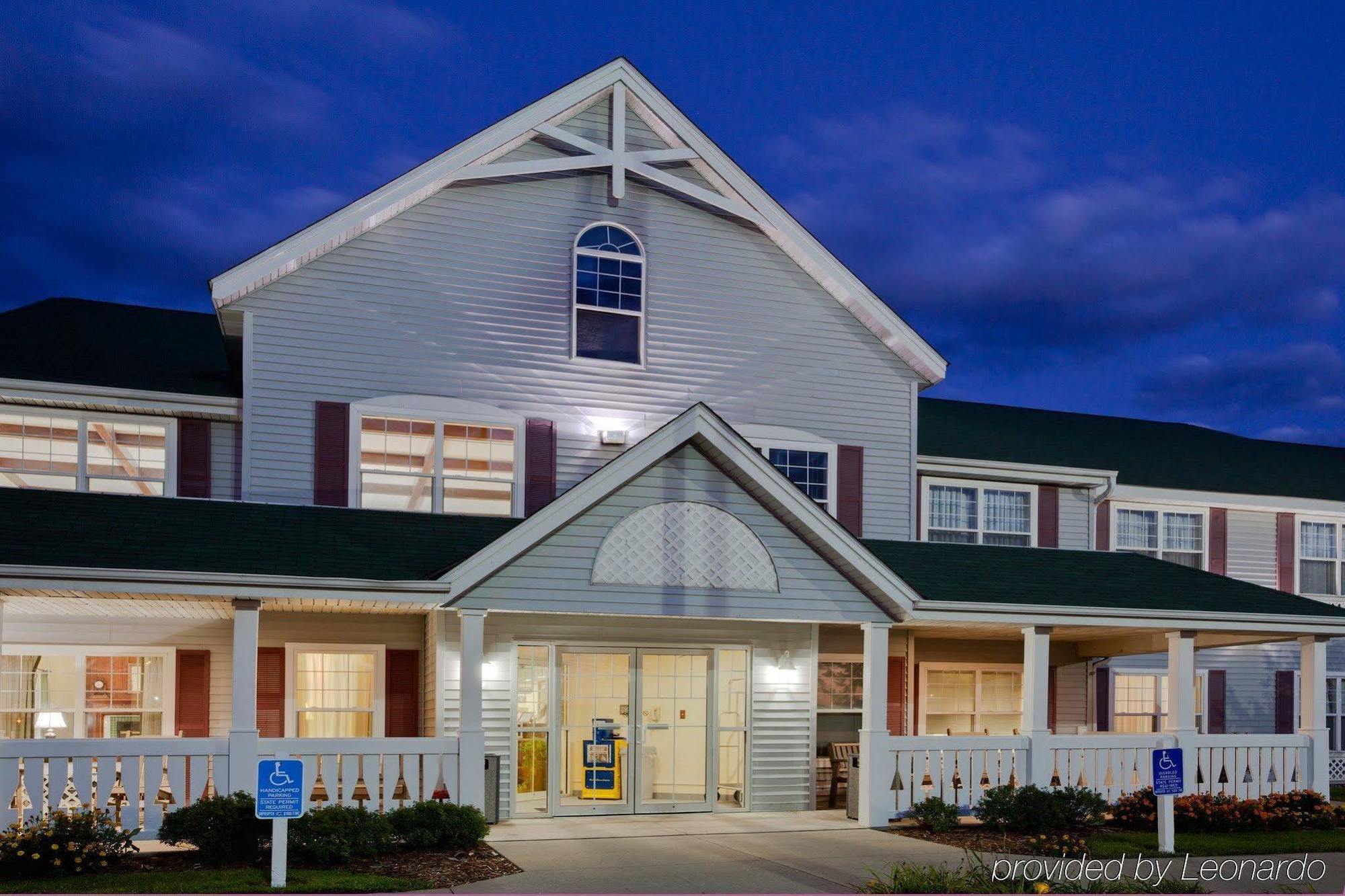 Country Inn & Suites By Radisson, Grinnell, Ia Exterior photo
